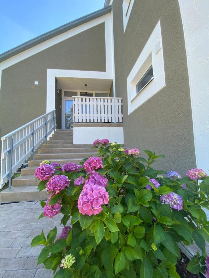 Spirit Homes Apartments Orosháza Buitenkant foto